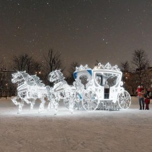 Световая 3D-фигура «Карета с лошадьми» — уличная композиция, IP65, серебряный свет