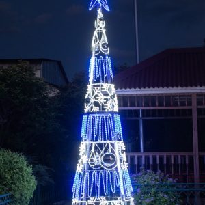 Световая конструкция «Снежинка», высота 4–5 м
