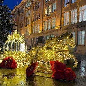 Световая композиция «Карета с лошадьми» 4,7 м, IP65, золотое свечение