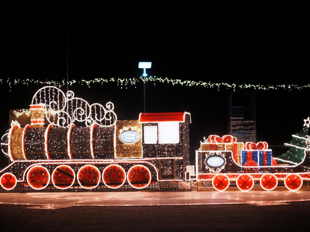 Производство праздничных световых конструкций – изготовление светодиодных фигур на металлическом каркасе в компании JOYLED