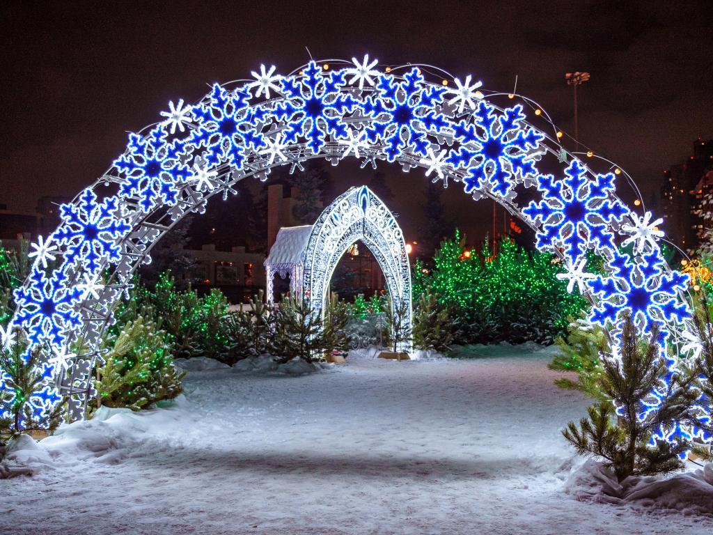 Заказать световую уличную арку – изготовление светодиодных фигур и конструкций на заказ в компании JOYLED