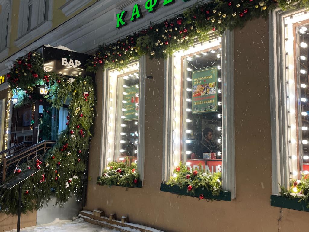 Заказать уличные и садовые ретро гирлянды из шаров – изготовление светодиодных гирлянд на заказ в компании JOYLED