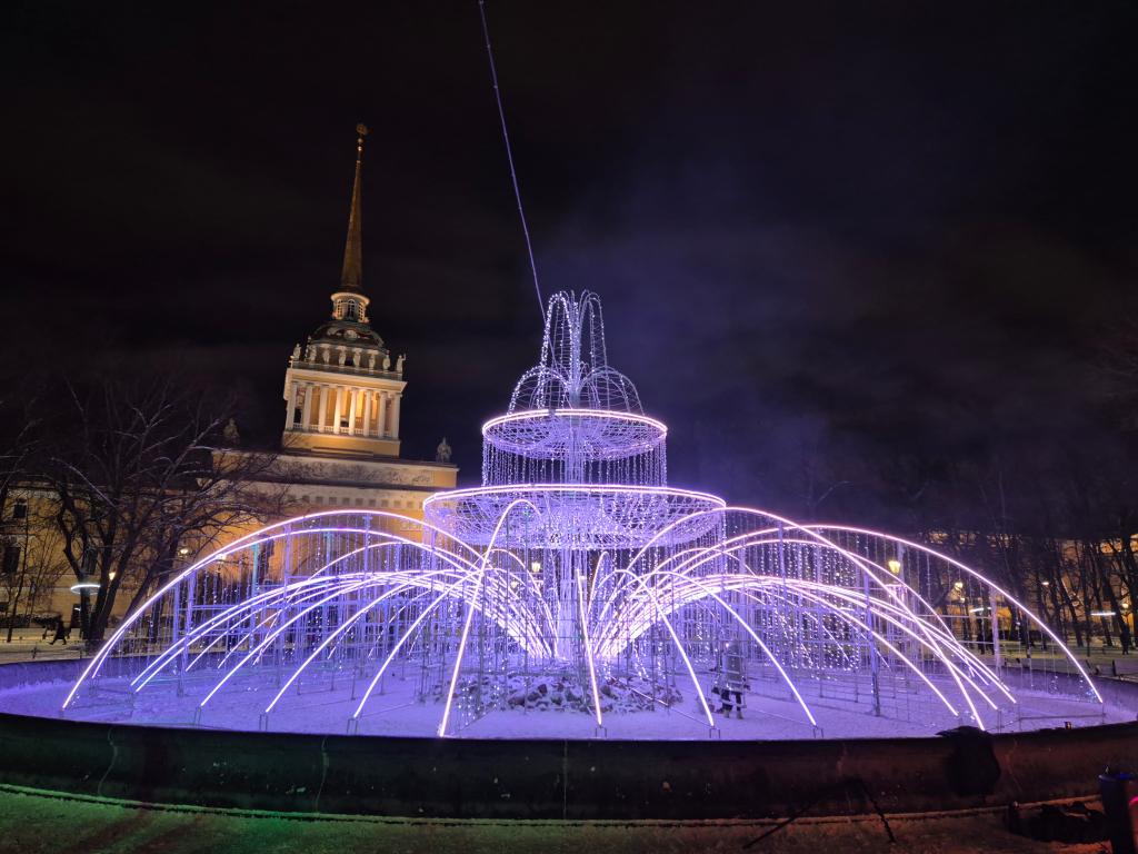 Производство световых фигур и арт объектов в Москве – изготовление новогодних светодиодных фигур в компании JOYLED