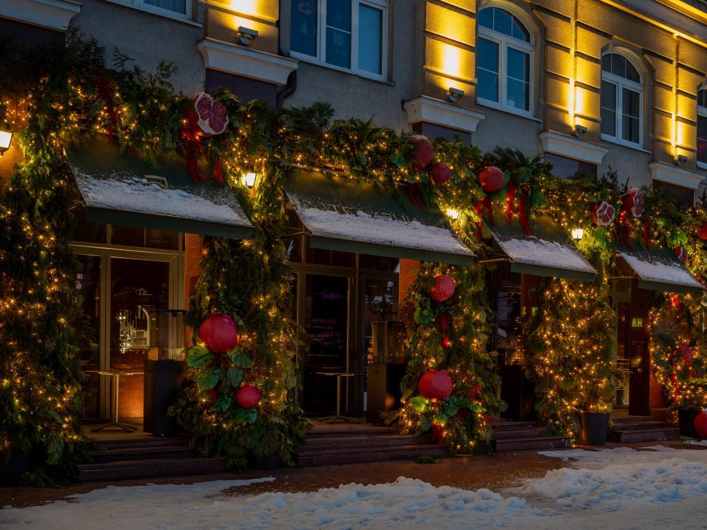 Архитектурная подсветка ресторана в Москве – пример работы компании JOYLED