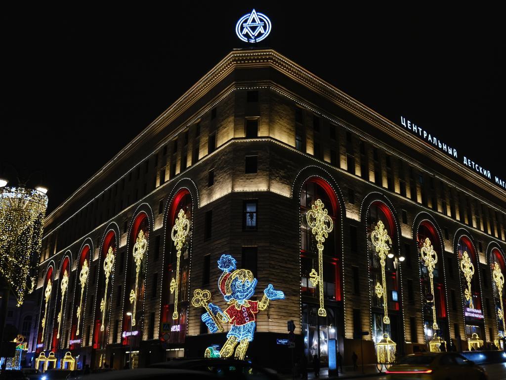 Контурная подсветка фасада здания в Москве – пример работы компании JOYLED