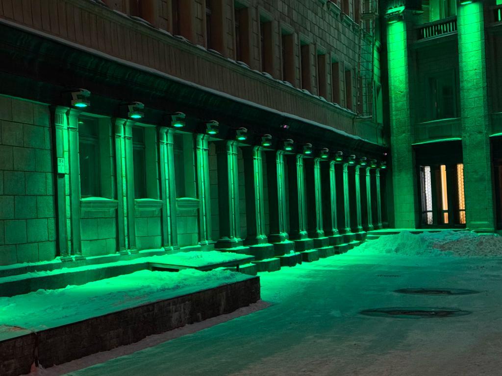 Световое оформление фасада прожекторами – монтаж архитектурной подсветки компанией JOYLED