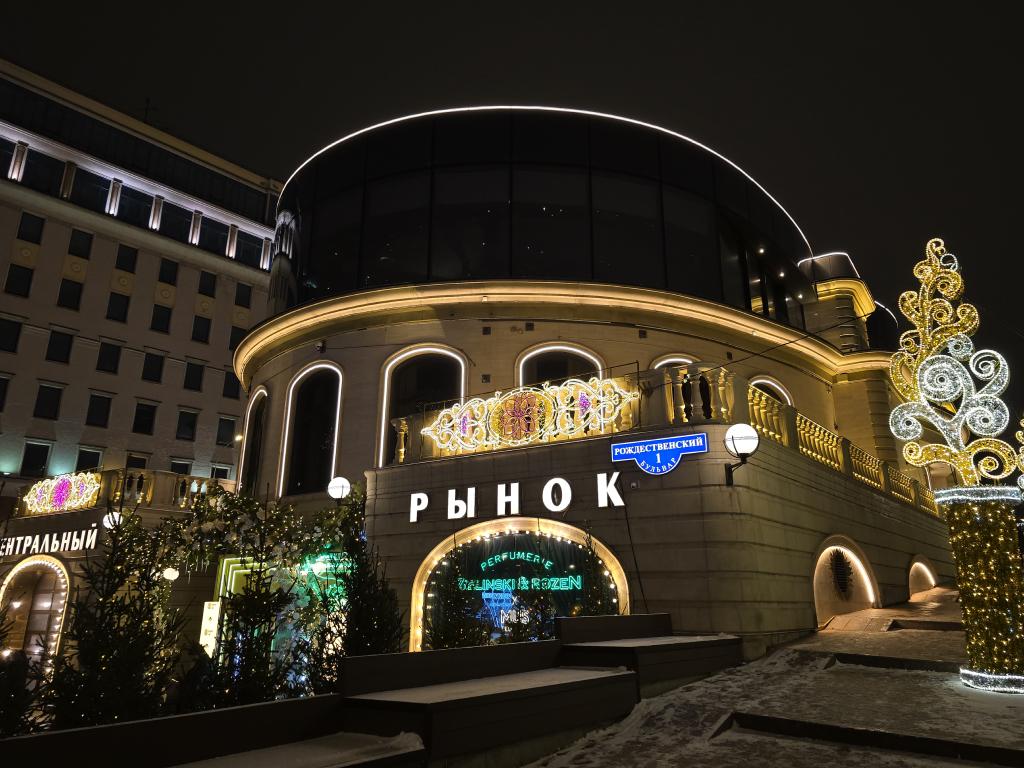 Световое оформление фасада с подбором сценария – монтаж управляемого архитектурного освещения компанией JOYLED