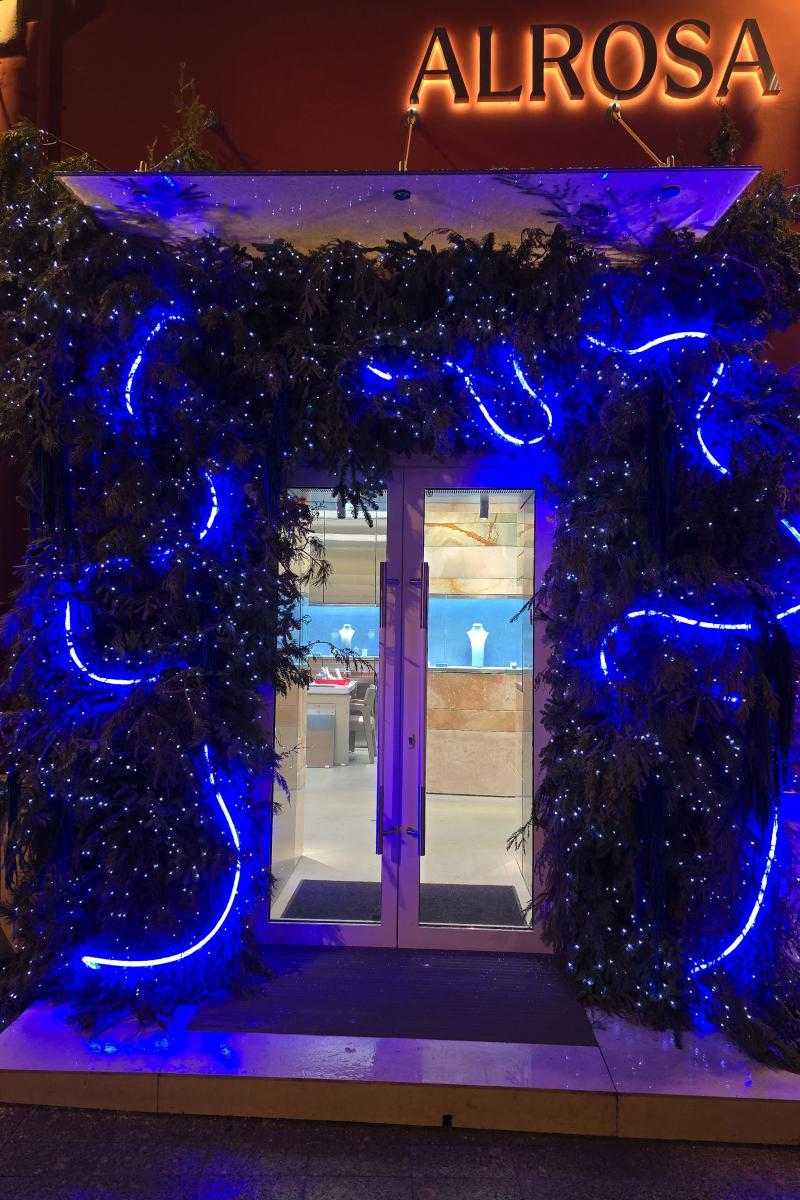 Световое оформление фасада светильниками RGB и RGBW – монтаж архитектурного освещения компанией JOYLED