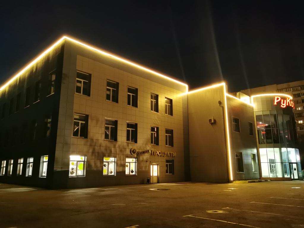 Световое оформление промышленного здания – монтаж фасадного освещения компанией JOYLED